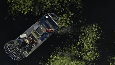 Picking up and throwing improvised weapons — official Grand Theft Auto VI screenshot