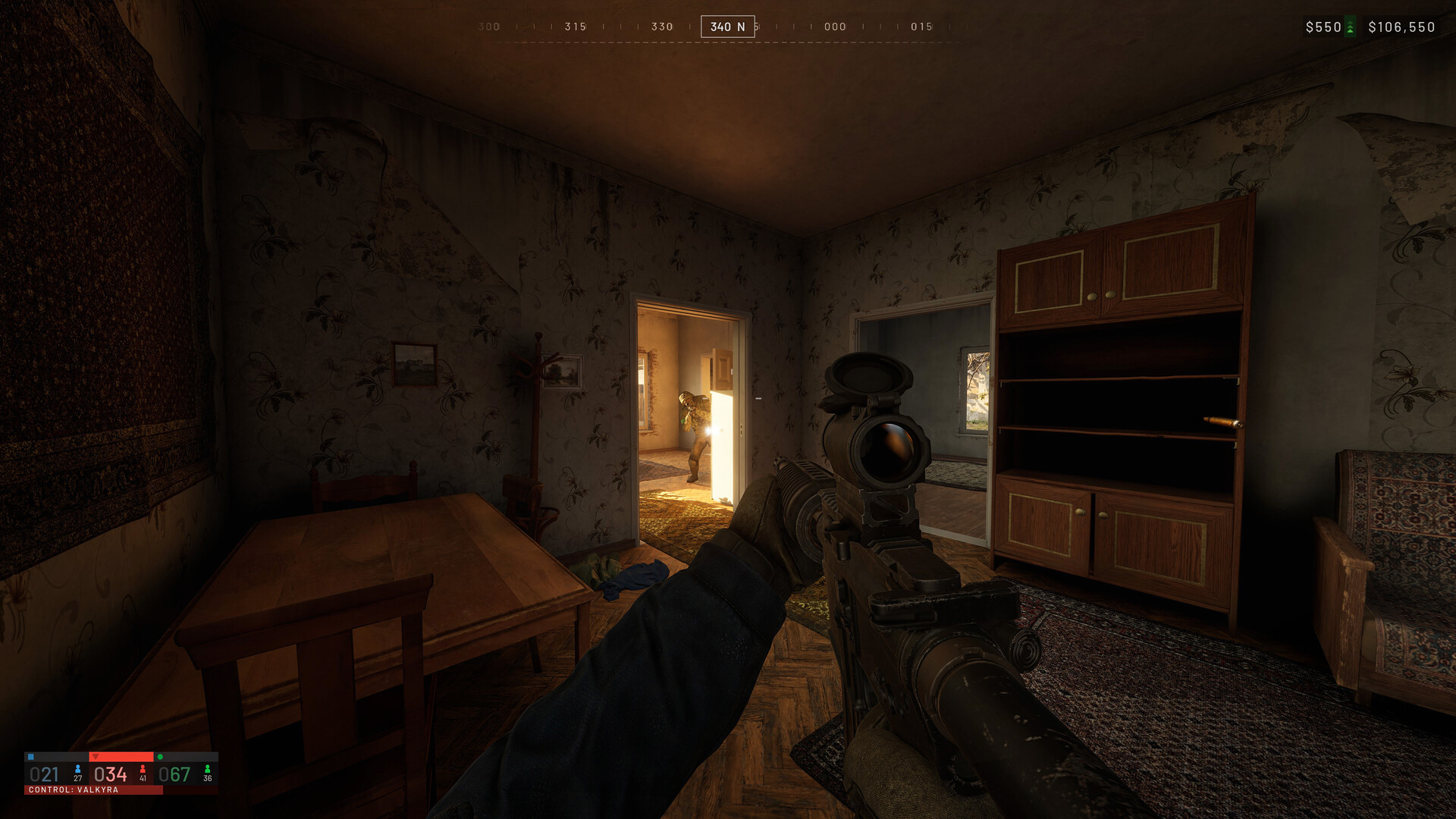 Steam WARDOGS 截图：第一人称步枪面对冒烟的受损建筑、货运集装箱和山地环境；HUD 显示 LONESTAR 控制区。
