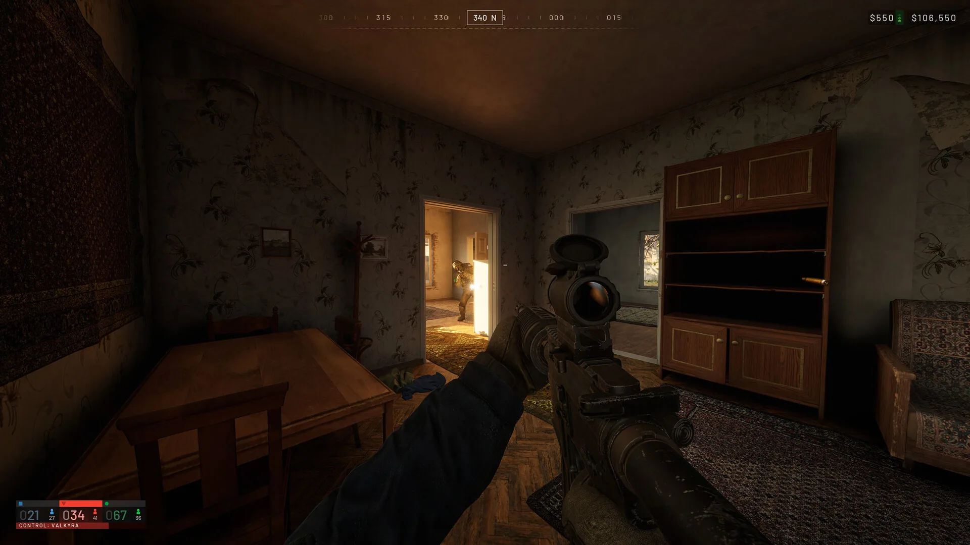 Steam WARDOGS 截图：第一人称步枪面对冒烟的受损建筑、货运集装箱和山地环境；HUD 显示 LONESTAR 控制区。
